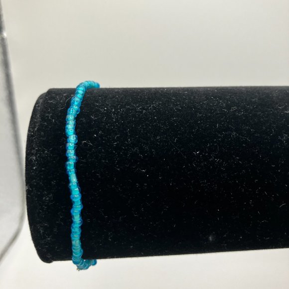 Delicate Turquoise Transparent Colored Beaded Stretch 4.5 Inch Bracelet! - Picture 2 of 5
